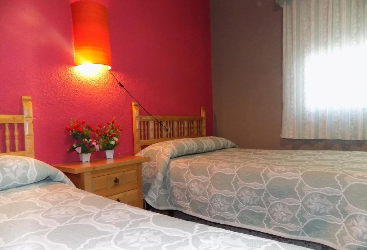 Fuente Del Gamellon Guest House Buenache de la Sierra Exterior photo